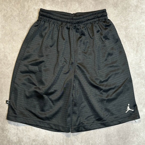 Jordan Shorts Boys XL/20 Black Gray YOUTH Basketball Athletic Jumpman Logo - Picture 1 of 6